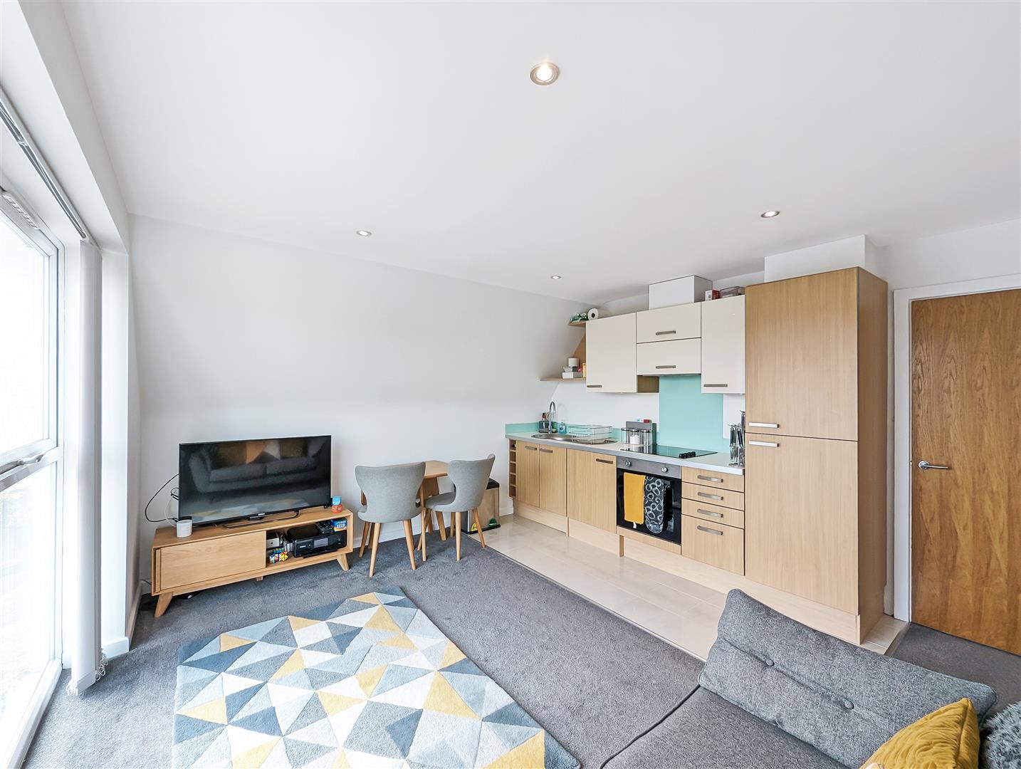 2 Bedroom Apartment First Floor 262 Wimborne Road, Poole